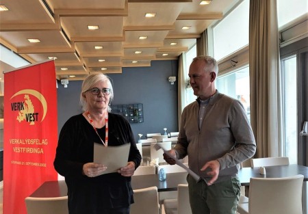 Aðalfundur Verk Vest veitir RKÍ styrk