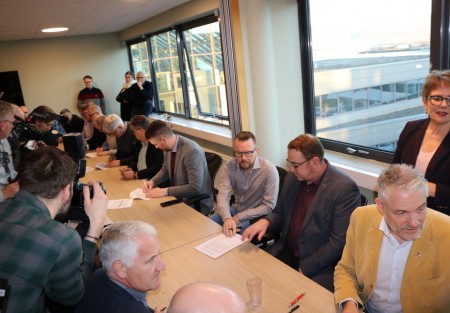 Nýjir kjarasamningar fyrir verslunar-, skrifstofu- og iðnaðarfólk í Verk Vest undirritaðir